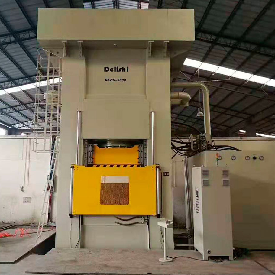 28多多5000吨液压机